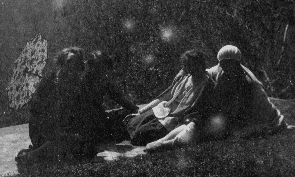 Ultraviolette et le gang des cracheuses de sang